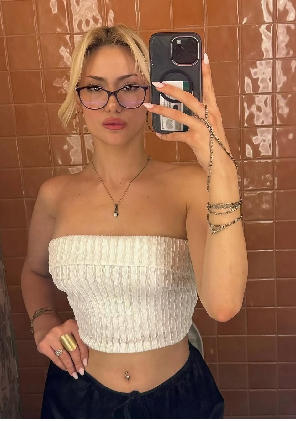 Şerefsungur İlgi Dolu Kadın Escort Kader