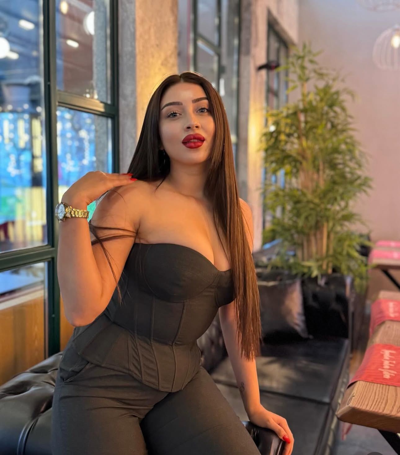 Süllü Mükemmel İlişki Escort Lale